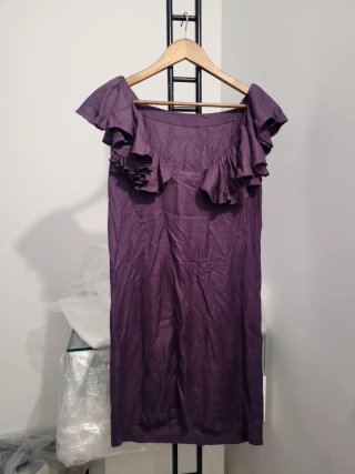 Vestido morado con volantes