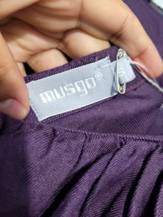 Vestido morado con volantes