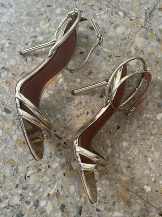 Tacones Zara Dorados 39