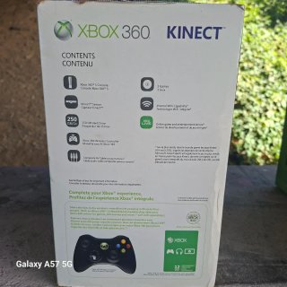 Xbox 360 Kinect 250GB con 3 giochi