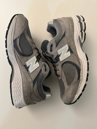New Balance 2002R Gris Oscuro Talla 42 Poco Uso