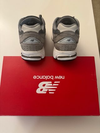 New Balance 2002R Gris Oscuro Talla 42 Poco Uso