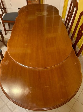 Mesa de comedor ovalada y 6 sillas
