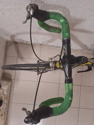 Bicicleta da strada BH