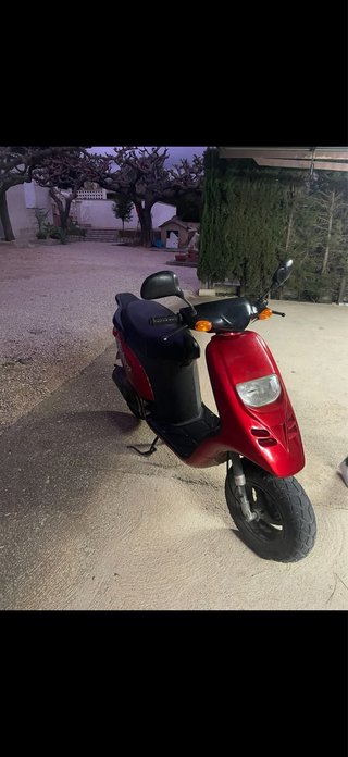 Piaggio Typhoon 49cc Scooter Roja