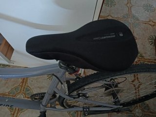 Bicicleta de carrera en buen estado
