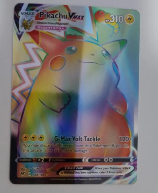 Carta Pokémon Pikachu VMAX Gigantamax