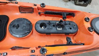 KAYAK DE PESCA TOTALMENTE EQUIPADO