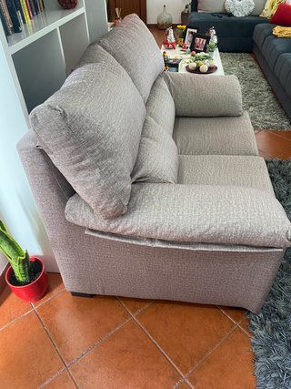 Sofá de 2 lugares em tecido