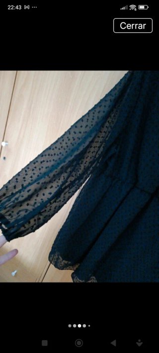Vestido negro con lunares