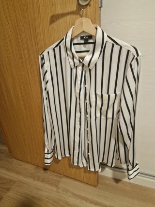 Camisa C&A rayas negras y blancas