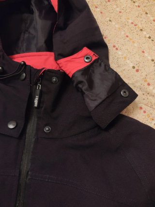 Cazadora de trabajo marca Issa, Talla S, Negra