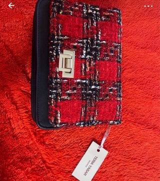 Bolso Teria Yabar cuadros rojos y negros