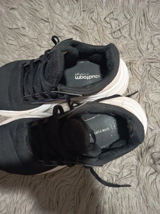 Zapatillas Adidas Negras y Moradas