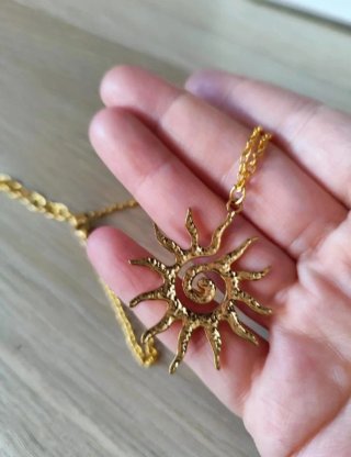 Elegante Collar Sol Dorado espiral vintage !!