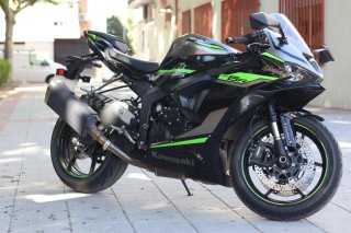 Kawasaki ZX6R 2024 Negra y Verde