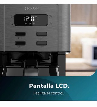 Cafetera Cecotec con acabados en acero