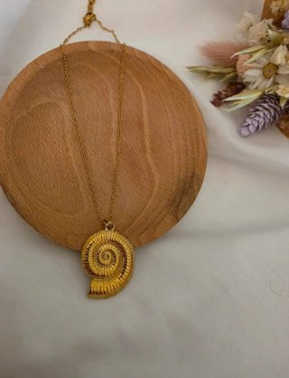 Elegante Collar con colgante de caracola vintage d