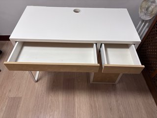 Escritorio MICKE Ikea 150x105 Blanca y Madera