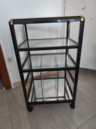 Vitrina/carrito de cristal y metal con ruedas