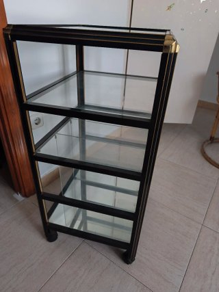 Vitrina/carrito de cristal y metal con ruedas
