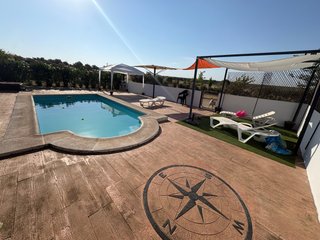 Se vende parcela con piscina