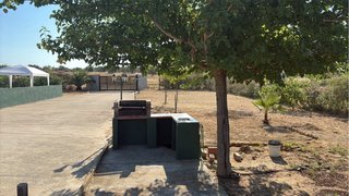 Se vende parcela con piscina
