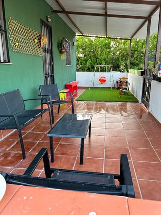 Se vende parcela con piscina