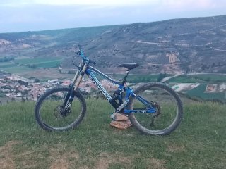 *URGE VENTA* Bicicleta Mondraker Summum DH