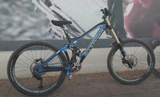*URGE VENTA* Bicicleta Mondraker Summum DH