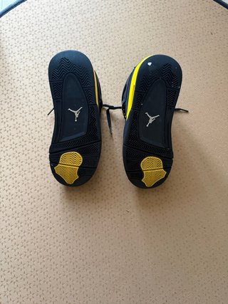 Air Jordan 4 Retro Thunder Nero/Giallo