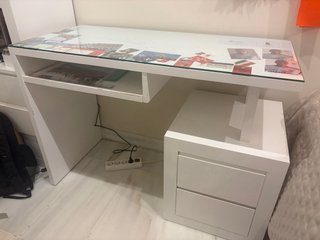 Escritorio moderno cristal y madera
