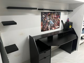 Escritorio negro