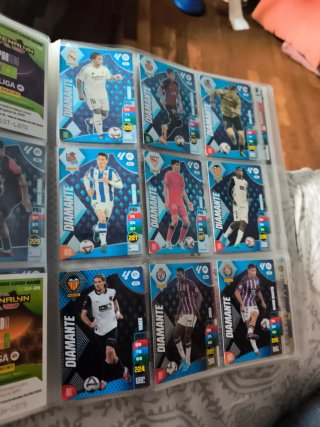 Álbum Adrenalyn 24-25 LaLiga + 200 cartas