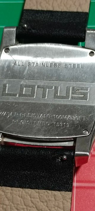 Reloj Lotus Cuadrado Naranja