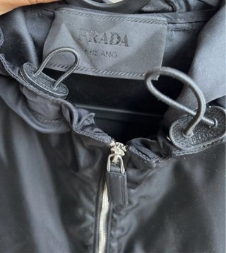Chaqueta cortavientos Prada Negra