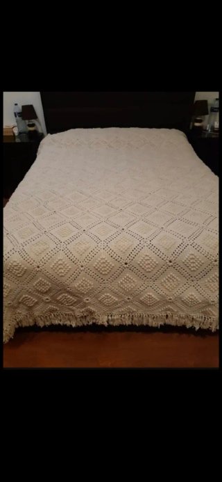 Colcha crochet hecha a mano beige