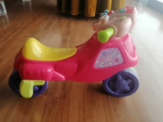Moto correpasillos musical infantil