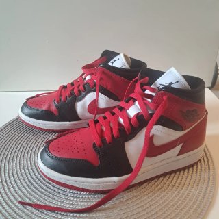 Nike Air Jordan 1 Mid Bred Toe