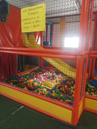 Parque de bolas infantil