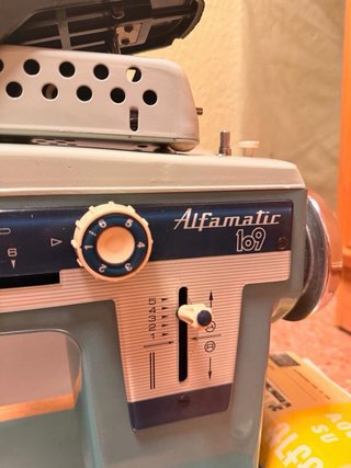 Máquina de coser Alfa