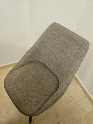 Mesa de comedor y 4 sillas
