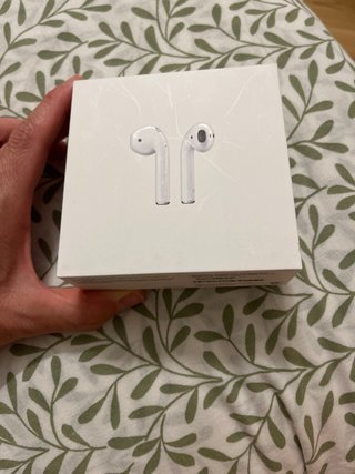 AirPods con Custodia di Ricarica Apple