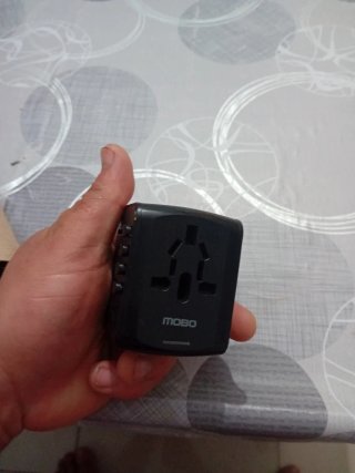 Adaptador de Enchufe Universal MOBO MBADCUCS