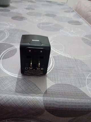 Adaptador de Enchufe Universal MOBO MBADCUCS