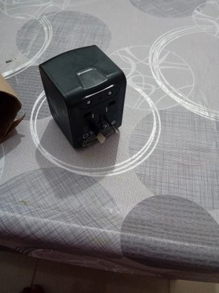 Adaptador de Enchufe Universal MOBO MBADCUCS