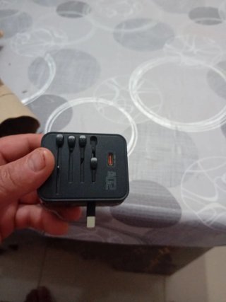 Adaptador de Enchufe Universal MOBO MBADCUCS