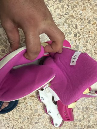 Patines en línea rosas y blancos