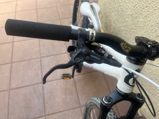 Bicicleta Dirt Cannondale