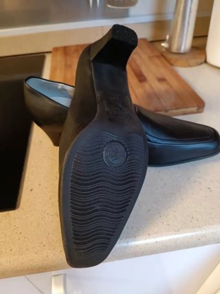 Zapatos de tacón medio negros